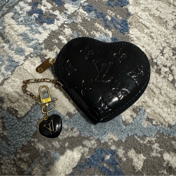 Patent style Black Heart Key Holder - Picture 4 of 10